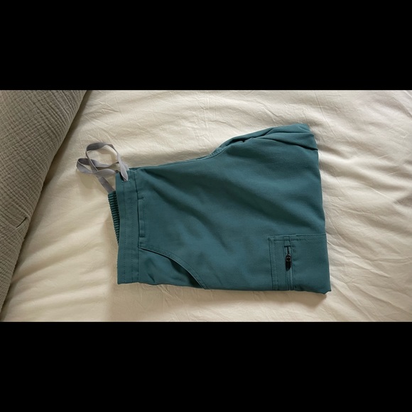 Yola Skinny FIGS Scrub pants XS TALL HYDROGREEN - Picture 3 of 6